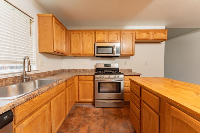 254 Feather Court, Tulare, CA 93274