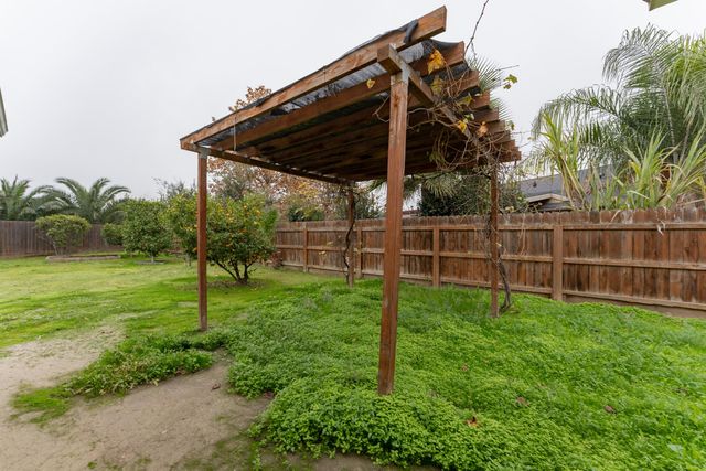 254 Feather Court, Tulare, CA 93274