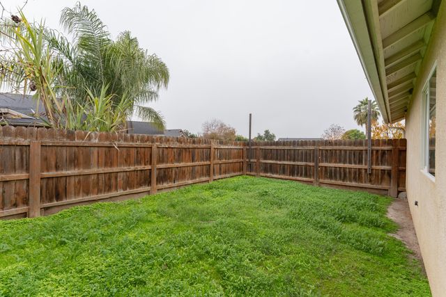 254 Feather Court, Tulare, CA 93274