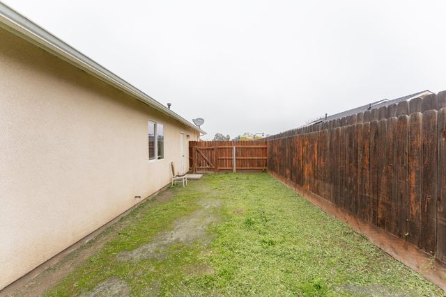 254 Feather Court, Tulare, CA 93274