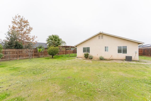 254 Feather Court, Tulare, CA 93274