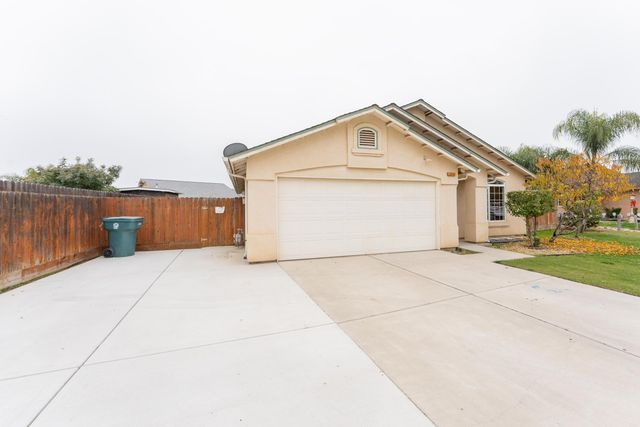 254 Feather Court, Tulare, CA 93274