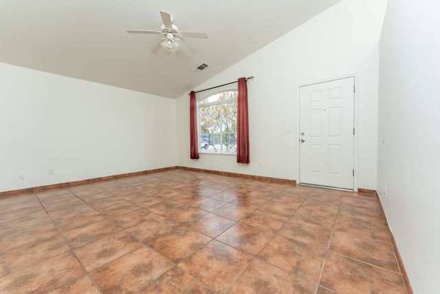 254 Feather Court, Tulare, CA 93274