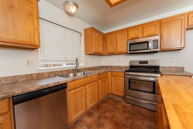 254 Feather Court, Tulare, CA 93274