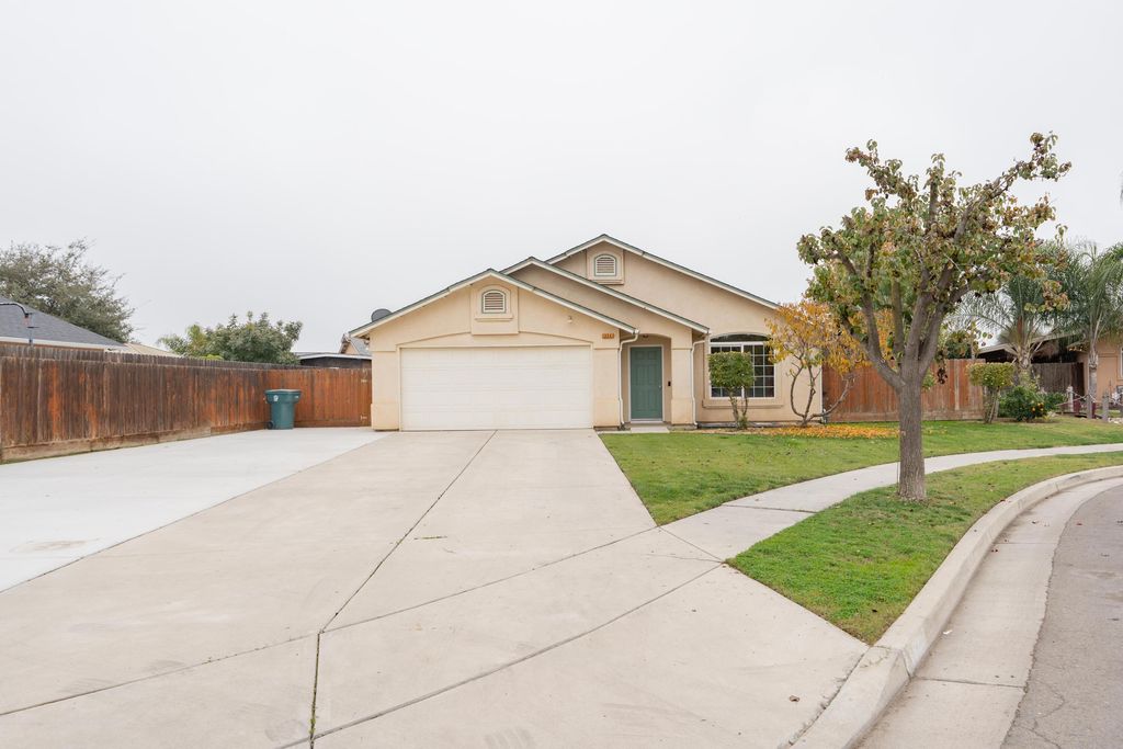254 Feather Court, Tulare, CA 93274