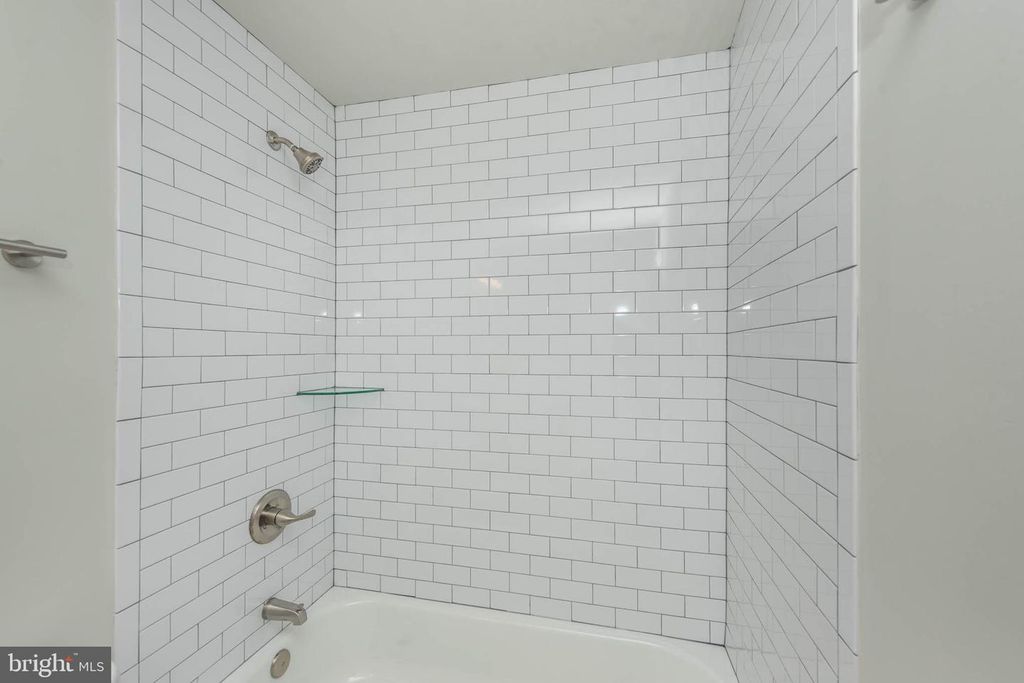 Image 37 of property listing at 400 N PATTERSON PARK AVE, Baltimore, MD 21231