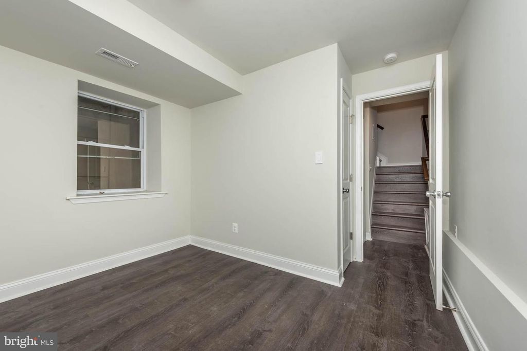 Image 39 of property listing at 400 N PATTERSON PARK AVE, Baltimore, MD 21231
