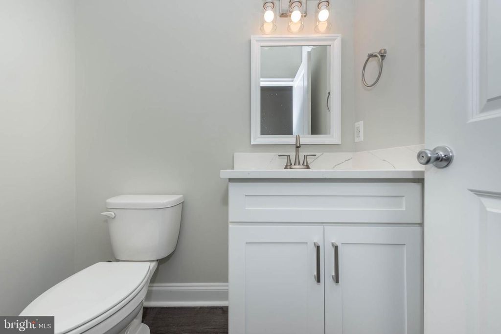 Image 8 of property listing at 400 N PATTERSON PARK AVE, Baltimore, MD 21231
