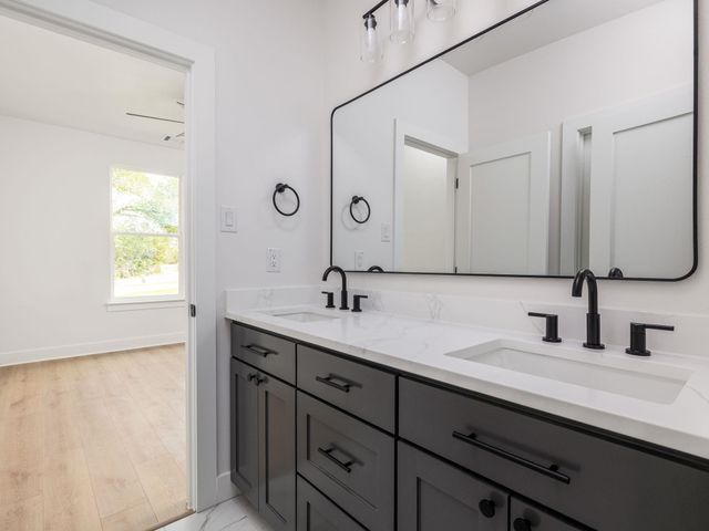 811 County Road 200, Burnet, TX 78611