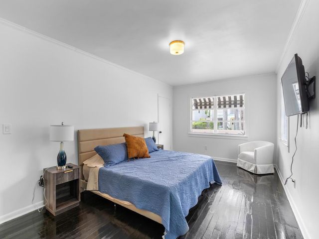 422 N Lakeside Drive, Lake Worth Beach, FL 33460