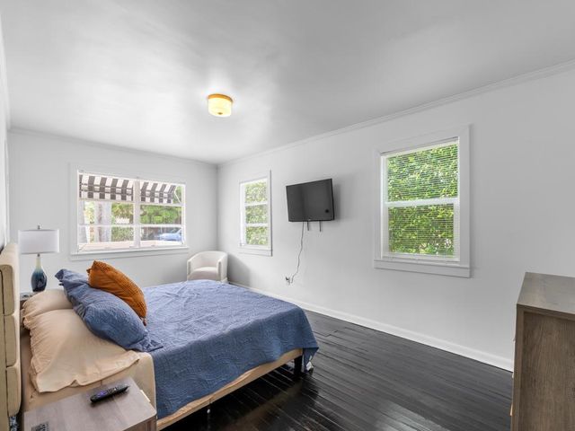 422 N Lakeside Drive, Lake Worth Beach, FL 33460