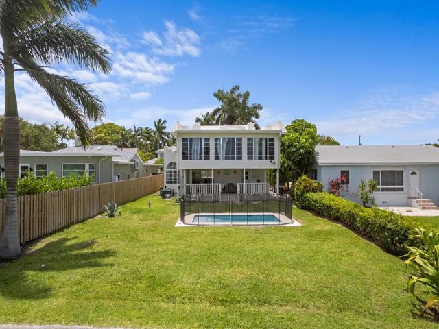 422 N Lakeside Drive, Lake Worth Beach, FL 33460