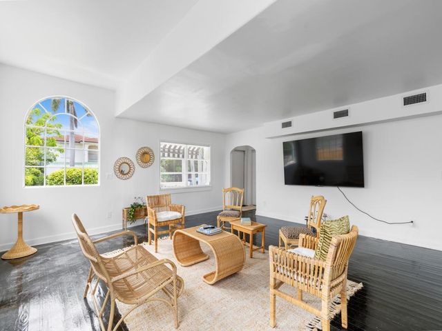 422 N Lakeside Drive, Lake Worth Beach, FL 33460