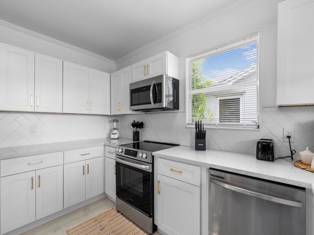 422 N Lakeside Drive, Lake Worth Beach, FL 33460