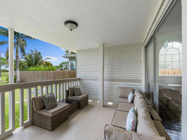 422 N Lakeside Drive, Lake Worth Beach, FL 33460