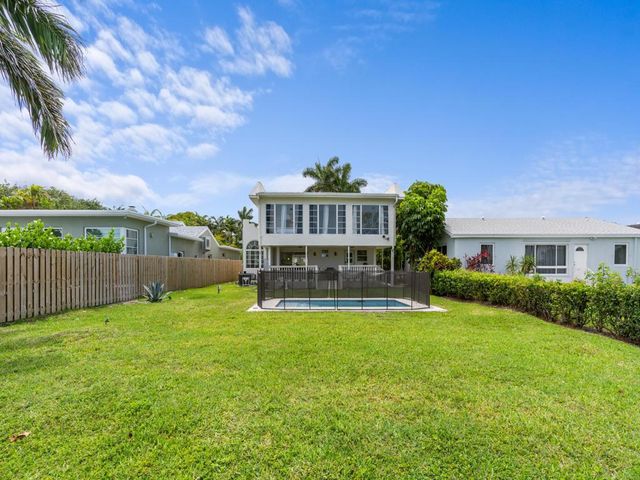422 N Lakeside Drive, Lake Worth Beach, FL 33460