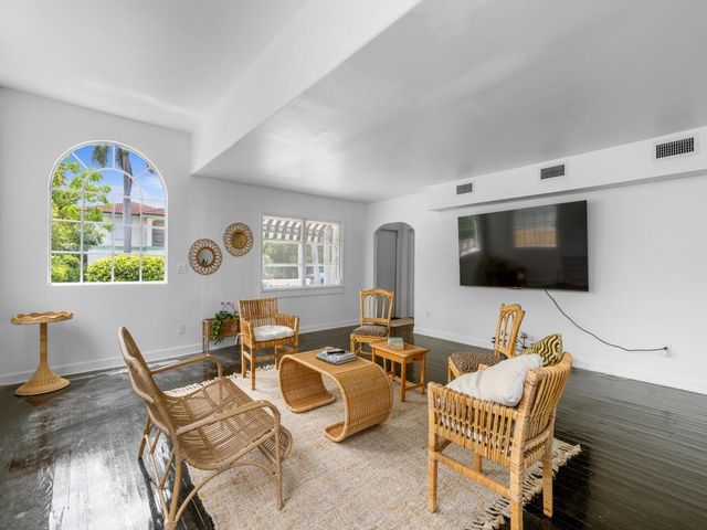 422 N Lakeside Drive, Lake Worth Beach, FL 33460