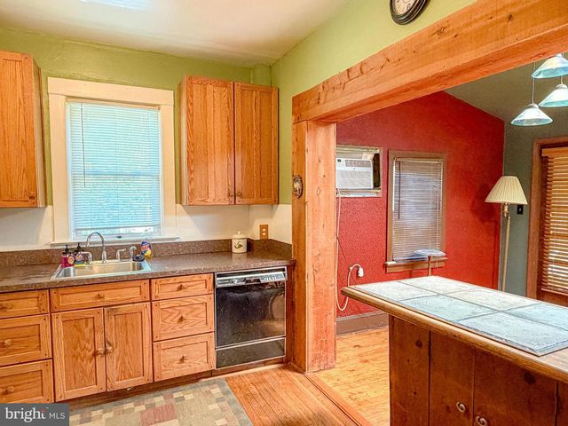 25 MARYLAND AVE, Gaithersburg, MD 20877