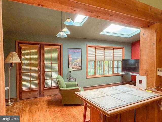 25 MARYLAND AVE, Gaithersburg, MD 20877