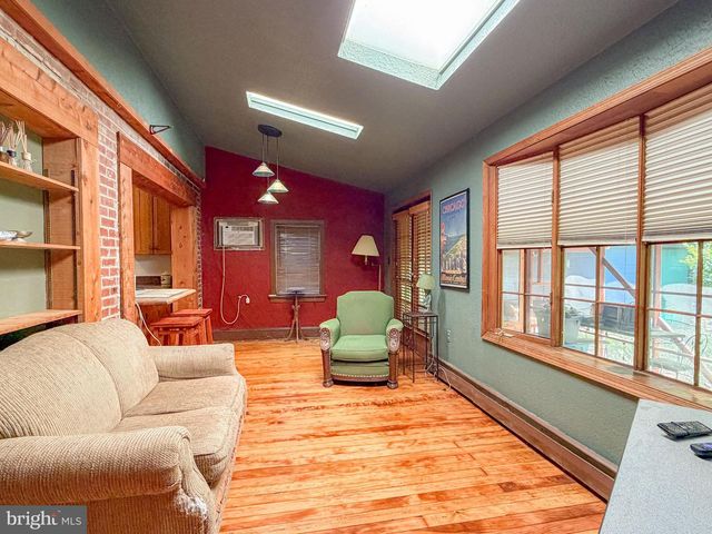 25 MARYLAND AVE, Gaithersburg, MD 20877