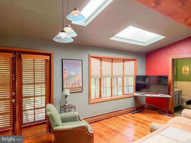 25 MARYLAND AVE, Gaithersburg, MD 20877