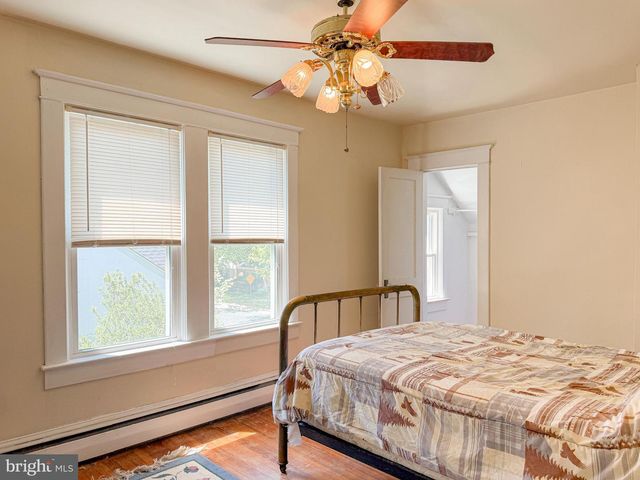 25 MARYLAND AVE, Gaithersburg, MD 20877