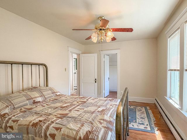 25 MARYLAND AVE, Gaithersburg, MD 20877