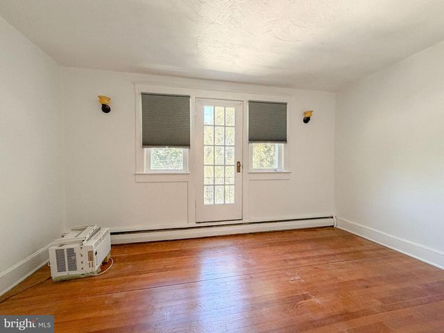 25 MARYLAND AVE, Gaithersburg, MD 20877