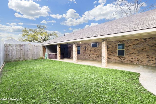 102 N Michot Road, Lafayette, LA 70508