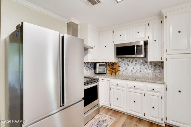 102 N Michot Road, Lafayette, LA 70508