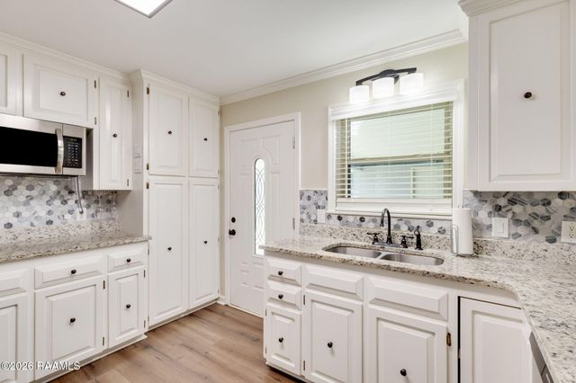 102 N Michot Road, Lafayette, LA 70508