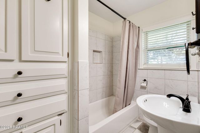 102 N Michot Road, Lafayette, LA 70508