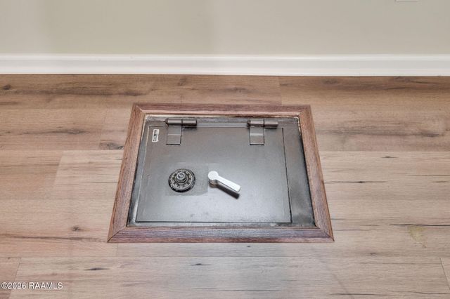 102 N Michot Road, Lafayette, LA 70508