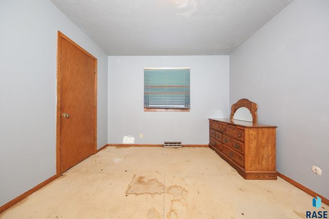 2804 W Skyline Dr Drive, Sioux Falls, SD 57107