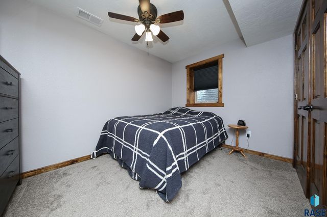 2804 W Skyline Dr Drive, Sioux Falls, SD 57107