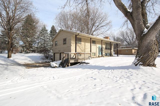 2804 W Skyline Dr Drive, Sioux Falls, SD 57107