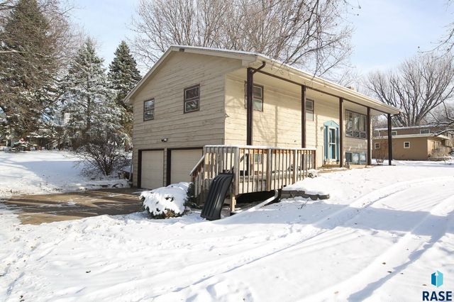 2804 W Skyline Dr Drive, Sioux Falls, SD 57107