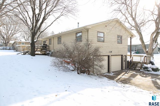 2804 W Skyline Dr Drive, Sioux Falls, SD 57107