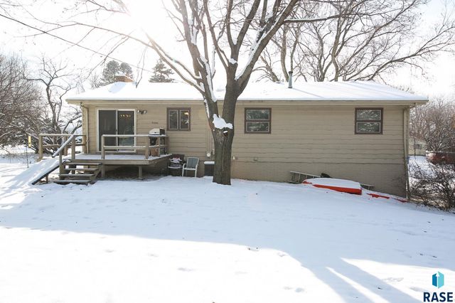 2804 W Skyline Dr Drive, Sioux Falls, SD 57107