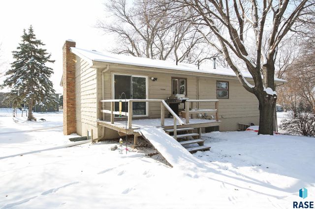 2804 W Skyline Dr Drive, Sioux Falls, SD 57107