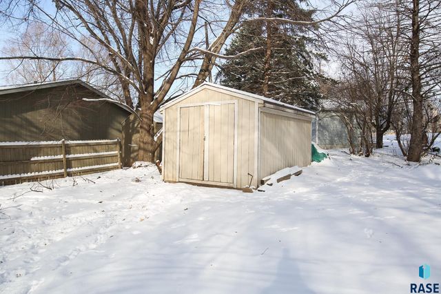 2804 W Skyline Dr Drive, Sioux Falls, SD 57107