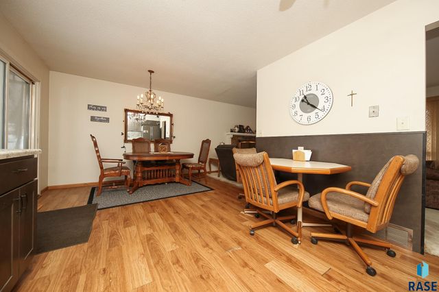 2804 W Skyline Dr Drive, Sioux Falls, SD 57107