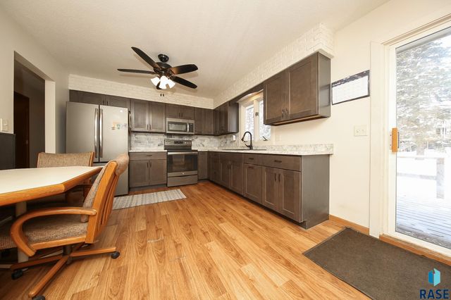 2804 W Skyline Dr Drive, Sioux Falls, SD 57107