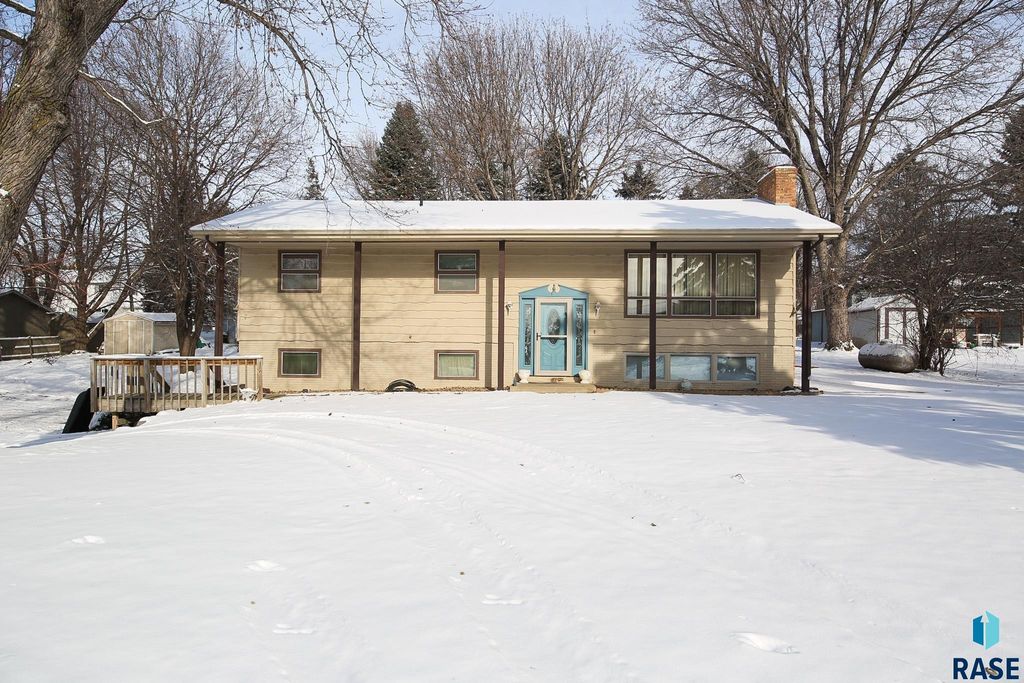 2804 W Skyline Dr Drive, Sioux Falls, SD 57107