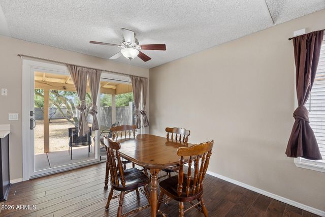2111 E PARADISE Lane, Phoenix, AZ 85022