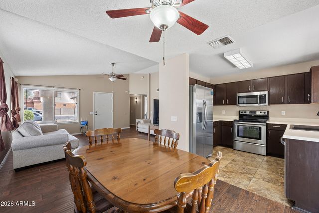 2111 E PARADISE Lane, Phoenix, AZ 85022