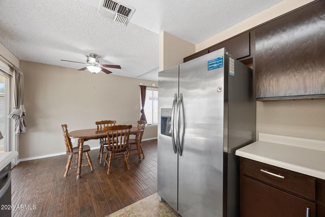 2111 E PARADISE Lane, Phoenix, AZ 85022