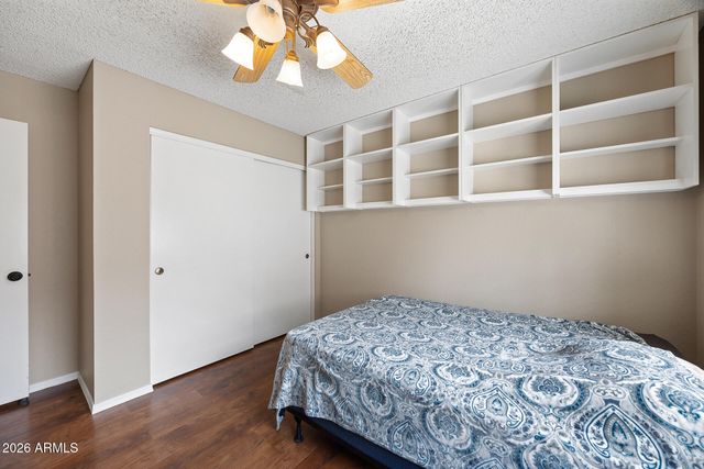 2111 E PARADISE Lane, Phoenix, AZ 85022