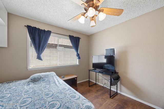 2111 E PARADISE Lane, Phoenix, AZ 85022