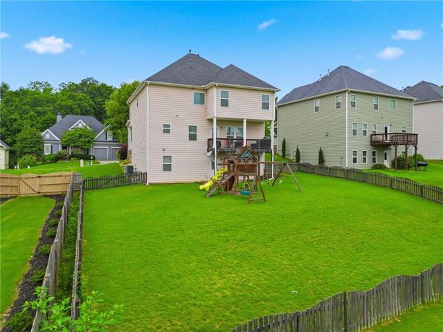 39 Fallen Oak Drive, Dallas, GA 30132